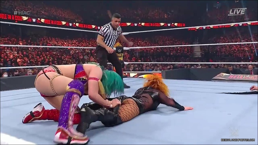 WWE_Hell_In_A_Cell_2022_720p_WEB_h264-HEEL_mp4_001582787.jpg