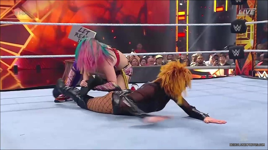 WWE_Hell_In_A_Cell_2022_720p_WEB_h264-HEEL_mp4_001583187.jpg