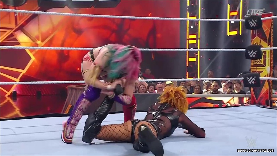 WWE_Hell_In_A_Cell_2022_720p_WEB_h264-HEEL_mp4_001584787.jpg
