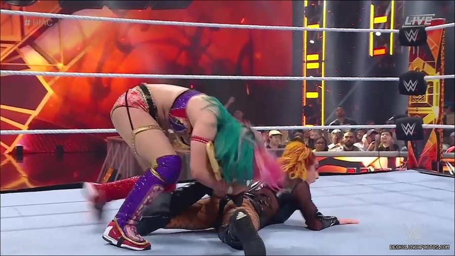 WWE_Hell_In_A_Cell_2022_720p_WEB_h264-HEEL_mp4_001585187.jpg