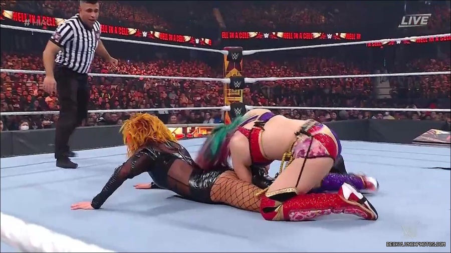 WWE_Hell_In_A_Cell_2022_720p_WEB_h264-HEEL_mp4_001585587.jpg