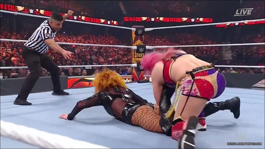 WWE_Hell_In_A_Cell_2022_720p_WEB_h264-HEEL_mp4_001587187.jpg