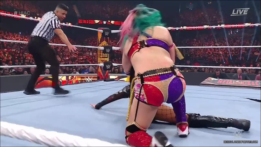 WWE_Hell_In_A_Cell_2022_720p_WEB_h264-HEEL_mp4_001588387.jpg