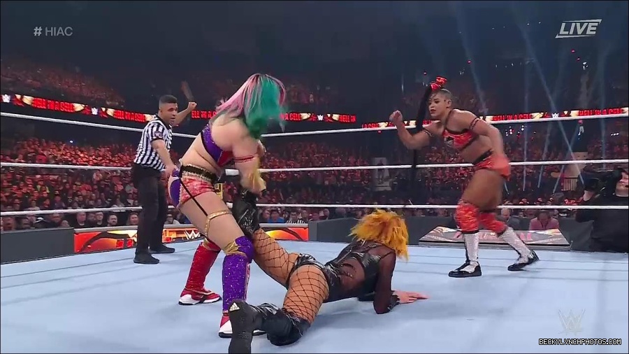 WWE_Hell_In_A_Cell_2022_720p_WEB_h264-HEEL_mp4_001590387.jpg