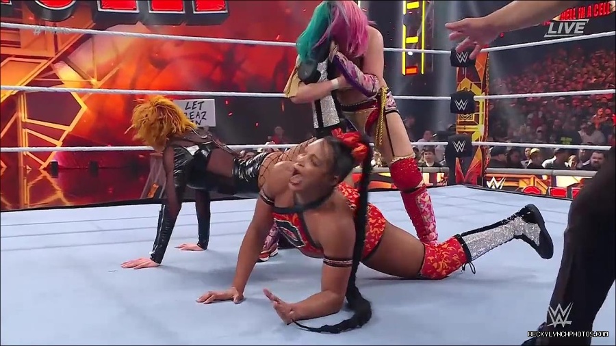 WWE_Hell_In_A_Cell_2022_720p_WEB_h264-HEEL_mp4_001597587.jpg