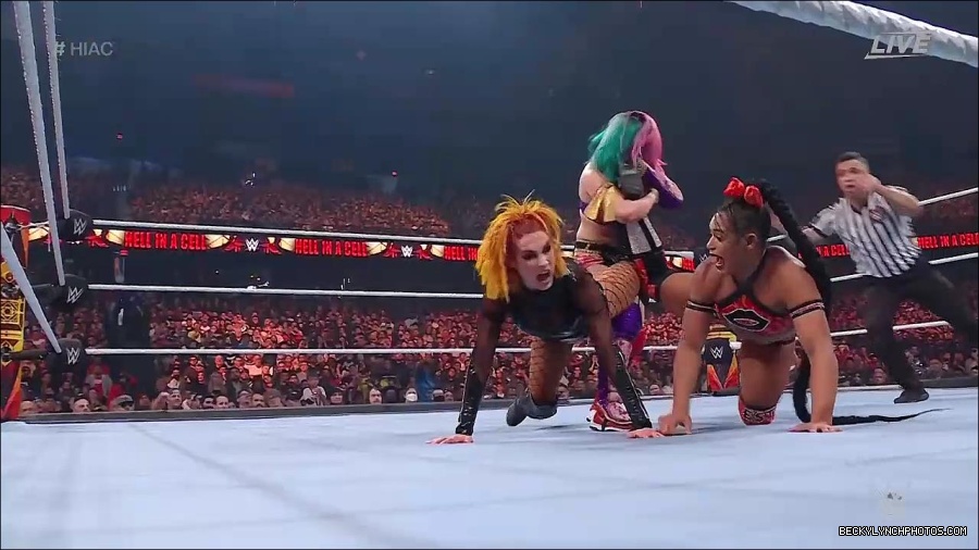 WWE_Hell_In_A_Cell_2022_720p_WEB_h264-HEEL_mp4_001599987.jpg