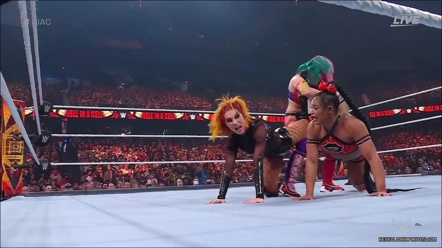 WWE_Hell_In_A_Cell_2022_720p_WEB_h264-HEEL_mp4_001600387.jpg