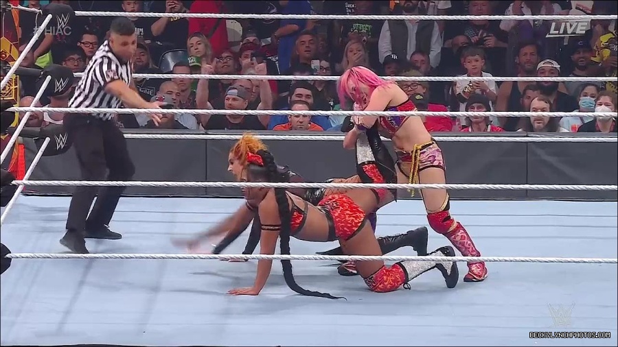 WWE_Hell_In_A_Cell_2022_720p_WEB_h264-HEEL_mp4_001604787.jpg