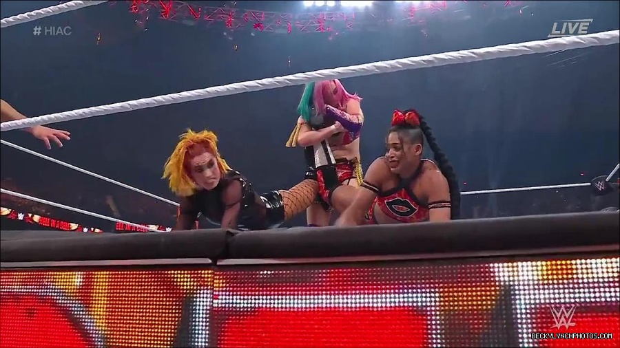 WWE_Hell_In_A_Cell_2022_720p_WEB_h264-HEEL_mp4_001607987.jpg