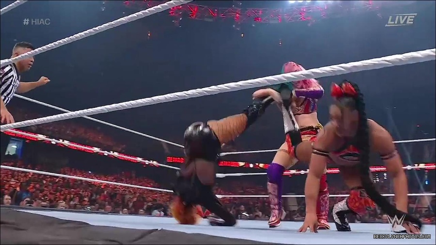 WWE_Hell_In_A_Cell_2022_720p_WEB_h264-HEEL_mp4_001609187.jpg