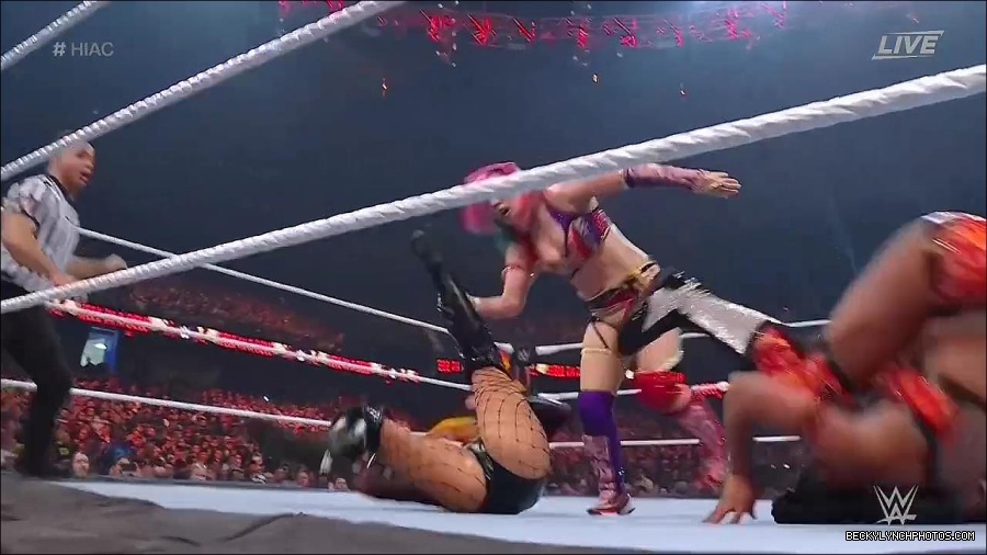 WWE_Hell_In_A_Cell_2022_720p_WEB_h264-HEEL_mp4_001609587.jpg