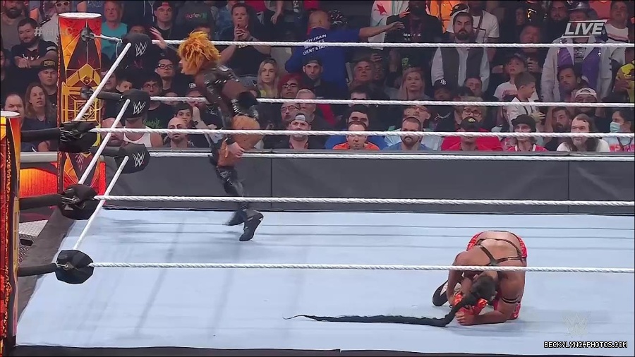 WWE_Hell_In_A_Cell_2022_720p_WEB_h264-HEEL_mp4_001614387.jpg