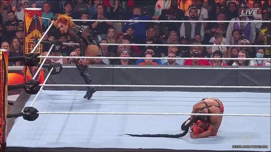 WWE_Hell_In_A_Cell_2022_720p_WEB_h264-HEEL_mp4_001614787.jpg