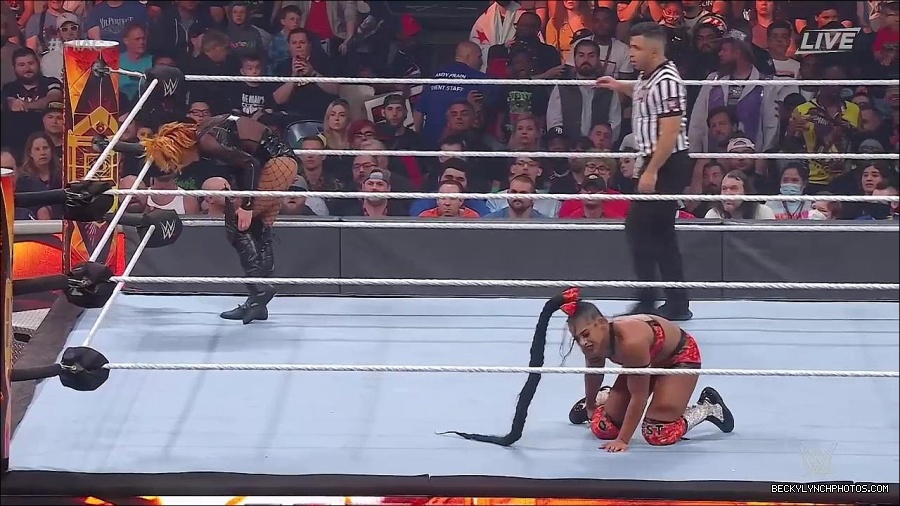 WWE_Hell_In_A_Cell_2022_720p_WEB_h264-HEEL_mp4_001616787.jpg