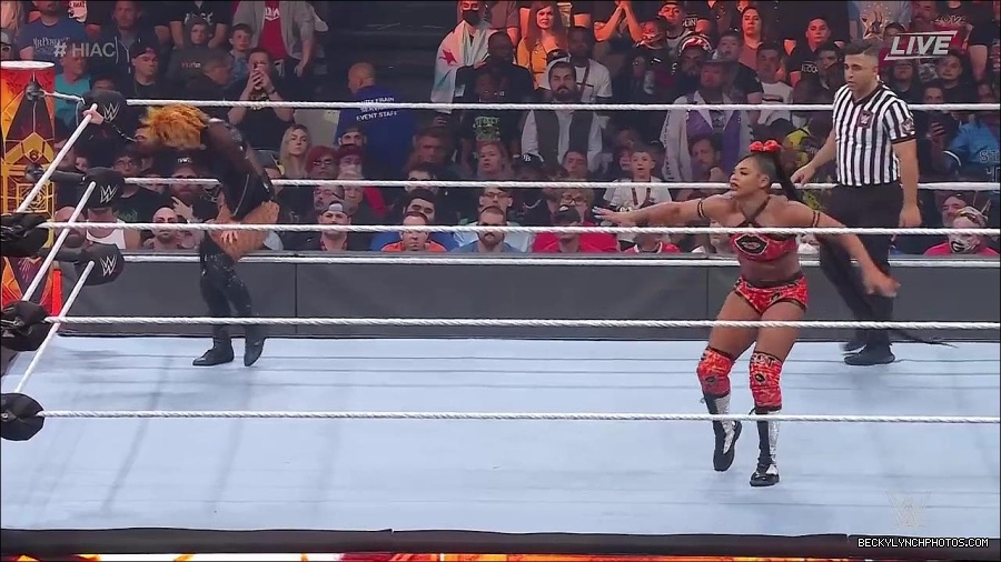 WWE_Hell_In_A_Cell_2022_720p_WEB_h264-HEEL_mp4_001620787.jpg