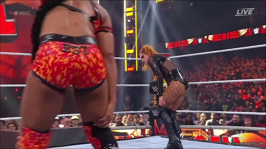 WWE_Hell_In_A_Cell_2022_720p_WEB_h264-HEEL_mp4_001621987.jpg