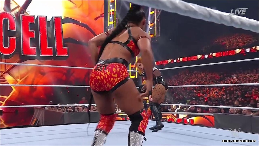 WWE_Hell_In_A_Cell_2022_720p_WEB_h264-HEEL_mp4_001623187.jpg