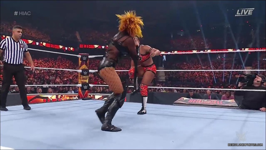 WWE_Hell_In_A_Cell_2022_720p_WEB_h264-HEEL_mp4_001629587.jpg