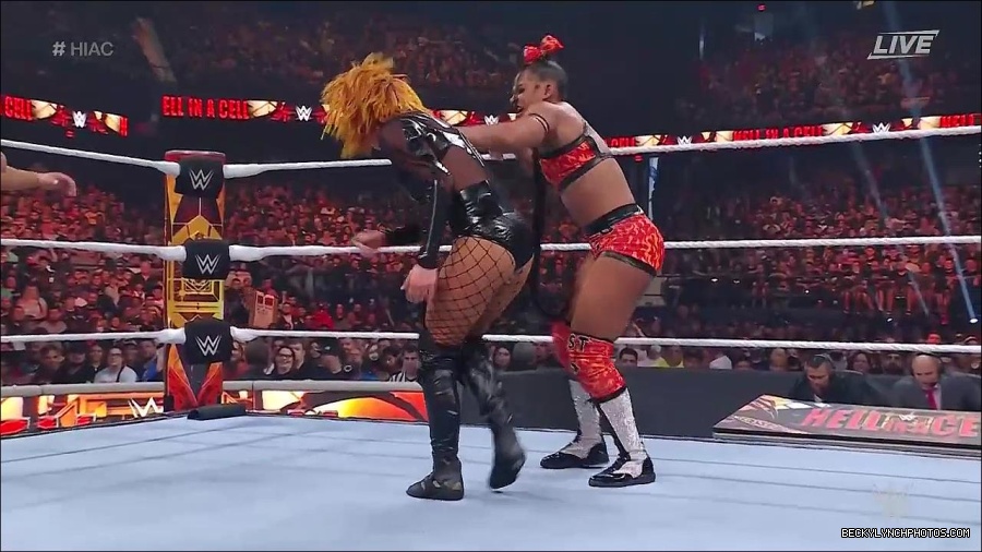 WWE_Hell_In_A_Cell_2022_720p_WEB_h264-HEEL_mp4_001630787.jpg