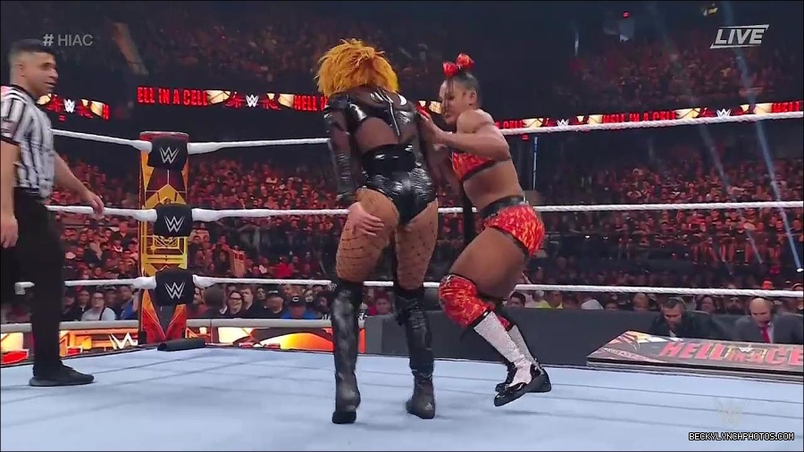 WWE_Hell_In_A_Cell_2022_720p_WEB_h264-HEEL_mp4_001631187.jpg
