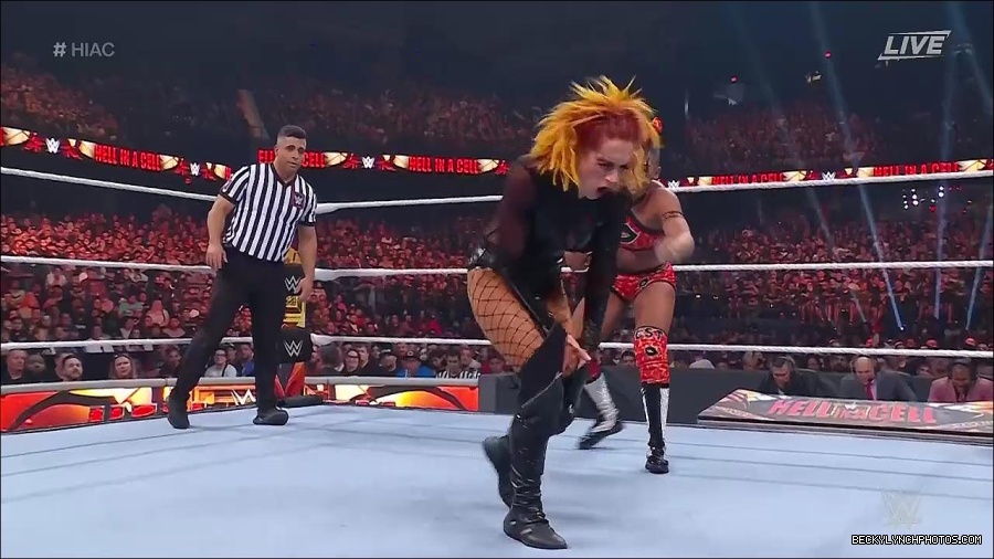 WWE_Hell_In_A_Cell_2022_720p_WEB_h264-HEEL_mp4_001632387.jpg
