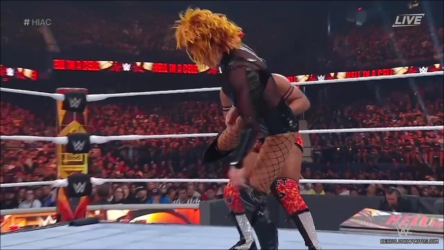 WWE_Hell_In_A_Cell_2022_720p_WEB_h264-HEEL_mp4_001634787.jpg