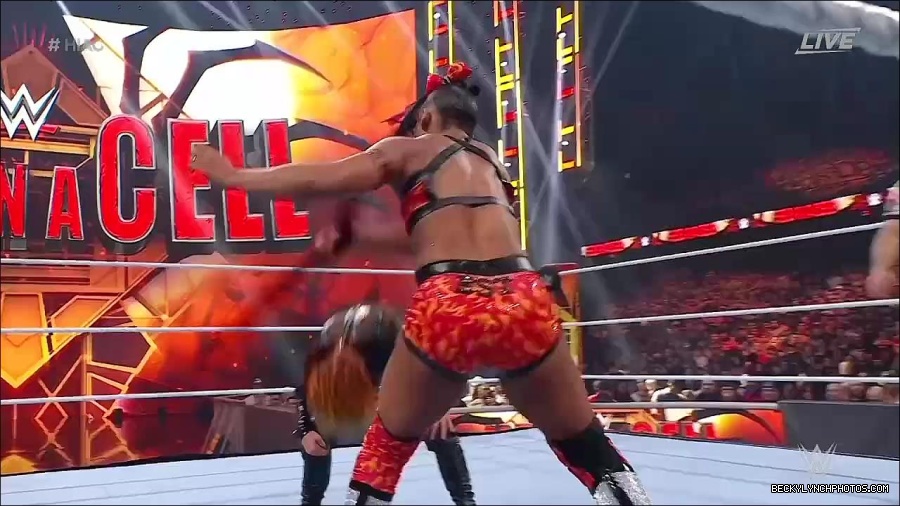 WWE_Hell_In_A_Cell_2022_720p_WEB_h264-HEEL_mp4_001636387.jpg