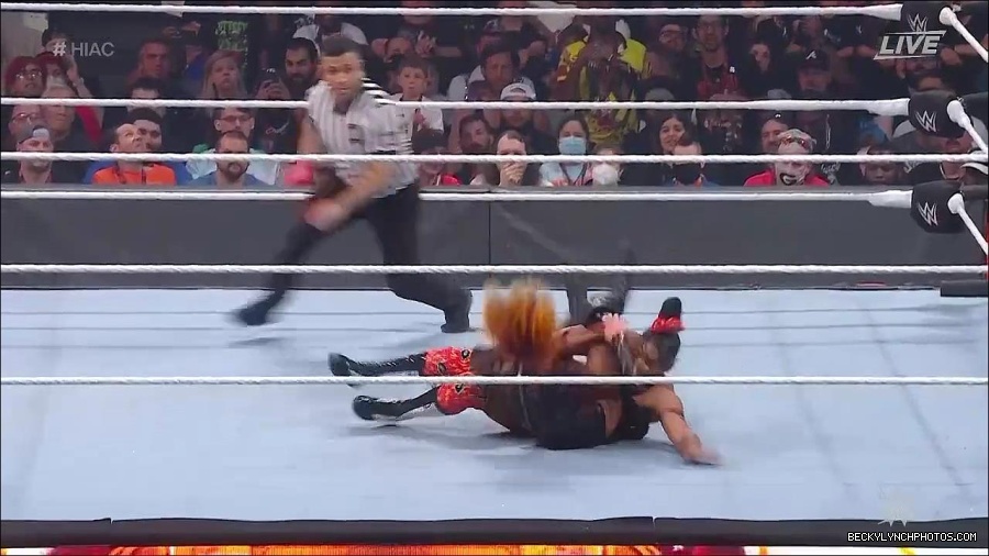 WWE_Hell_In_A_Cell_2022_720p_WEB_h264-HEEL_mp4_001639187.jpg