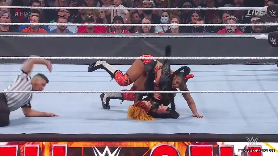 WWE_Hell_In_A_Cell_2022_720p_WEB_h264-HEEL_mp4_001640787.jpg