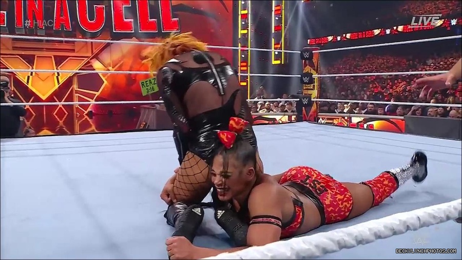 WWE_Hell_In_A_Cell_2022_720p_WEB_h264-HEEL_mp4_001647187.jpg