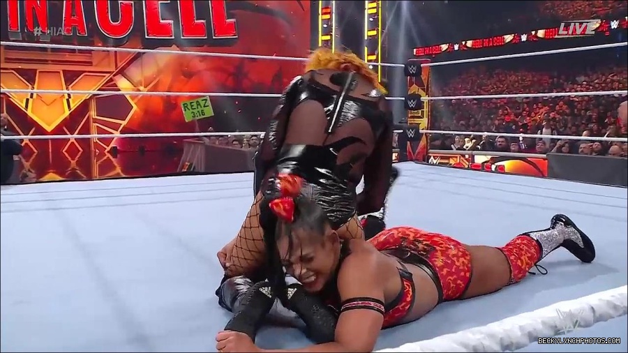 WWE_Hell_In_A_Cell_2022_720p_WEB_h264-HEEL_mp4_001647987.jpg