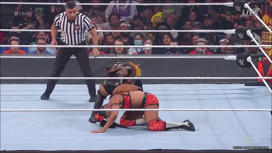 WWE_Hell_In_A_Cell_2022_720p_WEB_h264-HEEL_mp4_001652787.jpg
