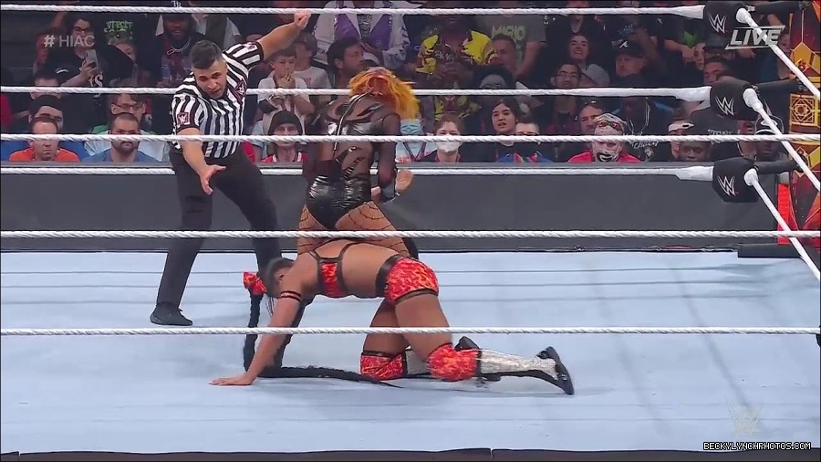 WWE_Hell_In_A_Cell_2022_720p_WEB_h264-HEEL_mp4_001653987.jpg