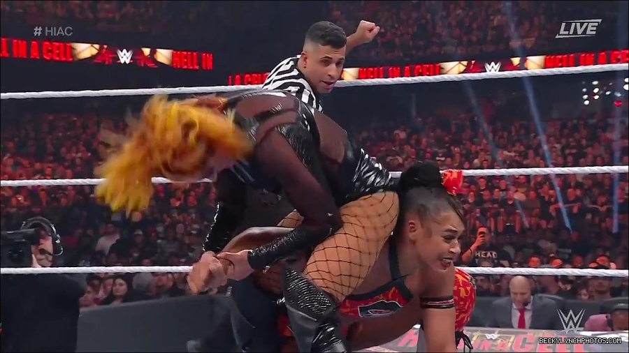 WWE_Hell_In_A_Cell_2022_720p_WEB_h264-HEEL_mp4_001658787.jpg