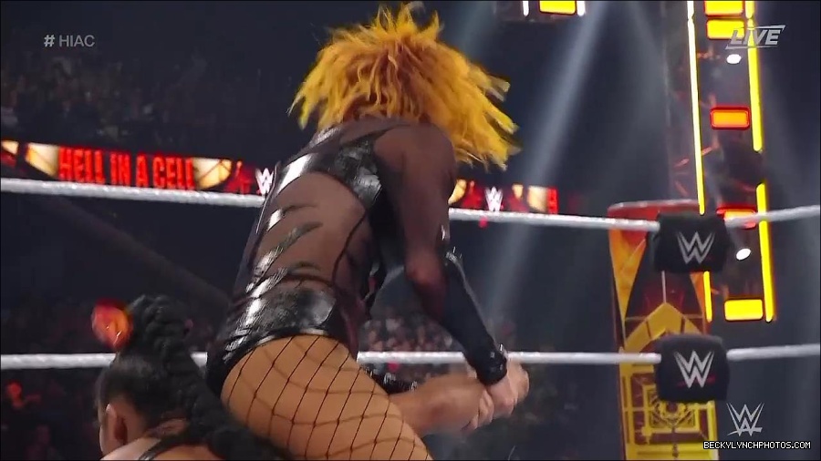 WWE_Hell_In_A_Cell_2022_720p_WEB_h264-HEEL_mp4_001659987.jpg