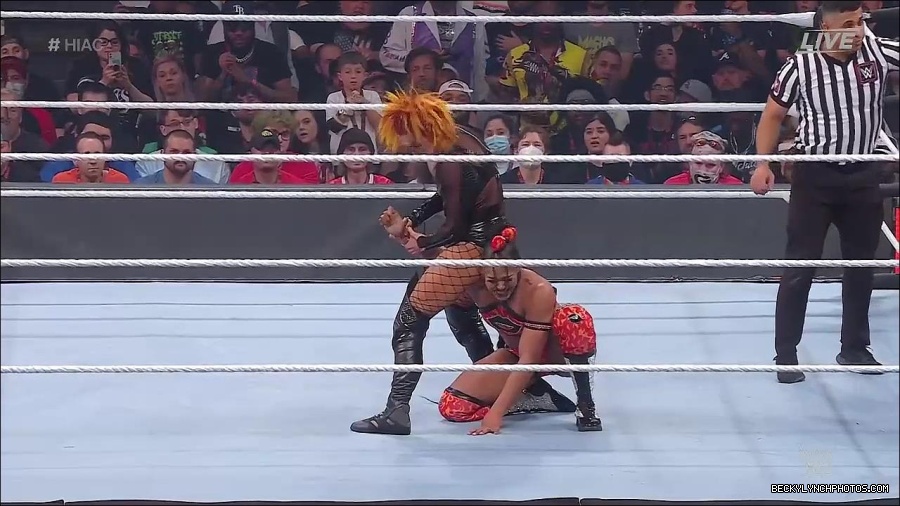 WWE_Hell_In_A_Cell_2022_720p_WEB_h264-HEEL_mp4_001661587.jpg