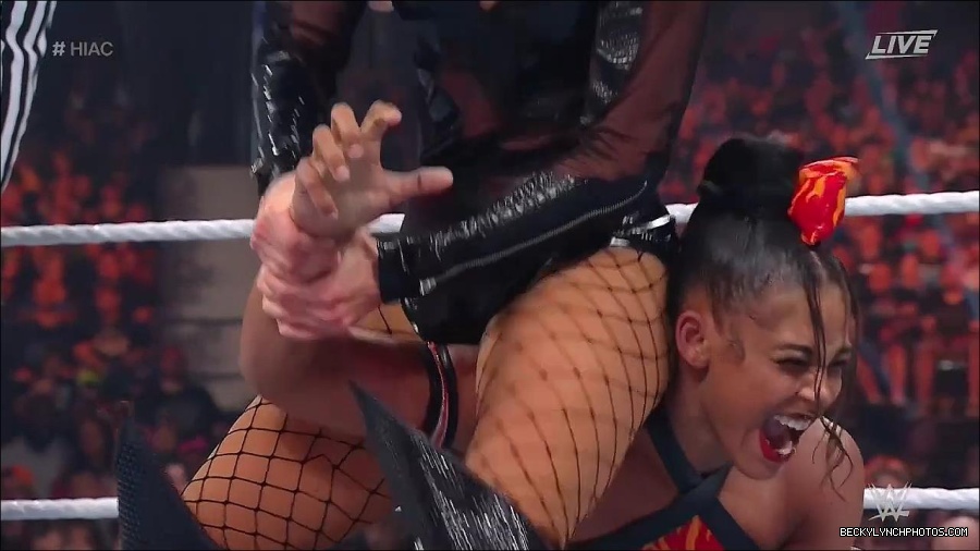 WWE_Hell_In_A_Cell_2022_720p_WEB_h264-HEEL_mp4_001663187.jpg