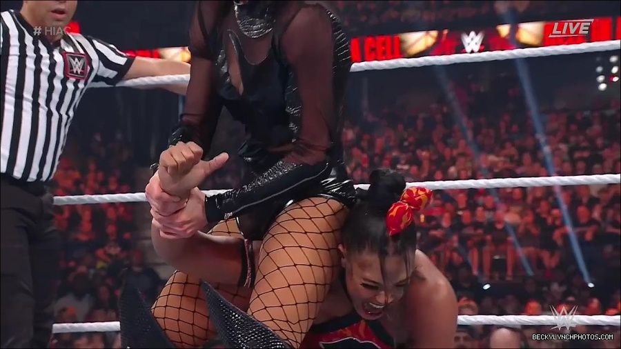WWE_Hell_In_A_Cell_2022_720p_WEB_h264-HEEL_mp4_001664387.jpg
