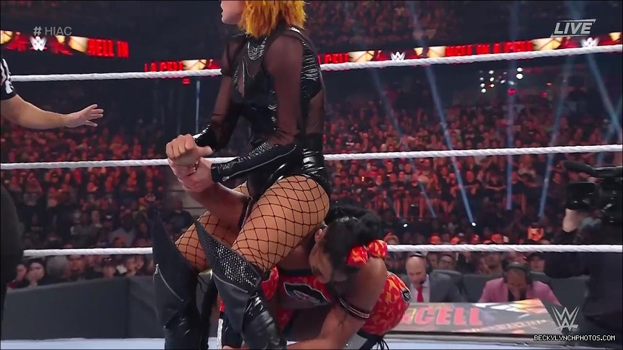 WWE_Hell_In_A_Cell_2022_720p_WEB_h264-HEEL_mp4_001665587.jpg