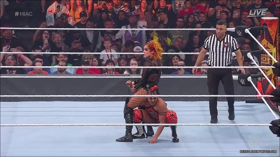 WWE_Hell_In_A_Cell_2022_720p_WEB_h264-HEEL_mp4_001668787.jpg