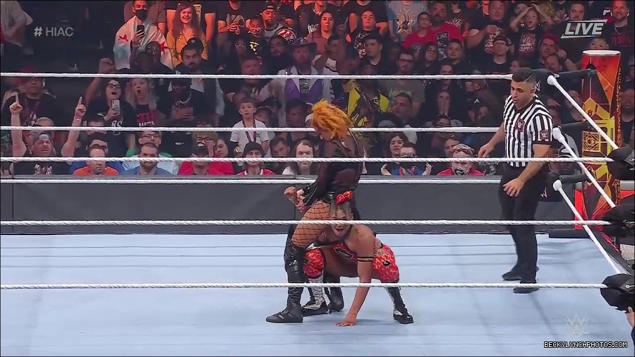 WWE_Hell_In_A_Cell_2022_720p_WEB_h264-HEEL_mp4_001669587.jpg