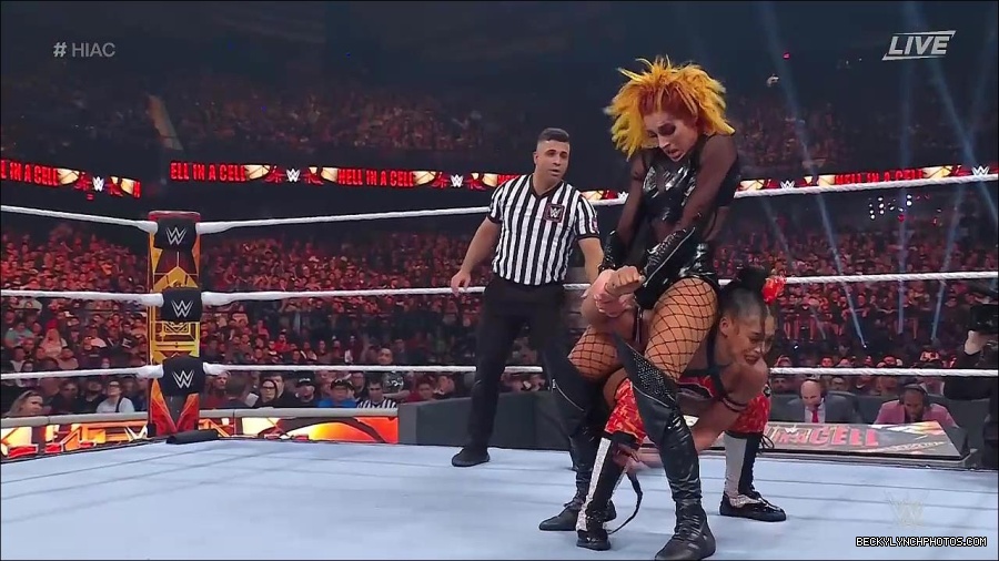 WWE_Hell_In_A_Cell_2022_720p_WEB_h264-HEEL_mp4_001670787.jpg