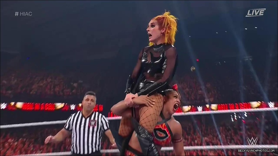 WWE_Hell_In_A_Cell_2022_720p_WEB_h264-HEEL_mp4_001676387.jpg