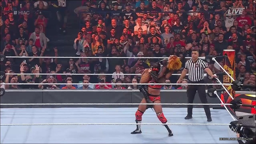WWE_Hell_In_A_Cell_2022_720p_WEB_h264-HEEL_mp4_001677587.jpg