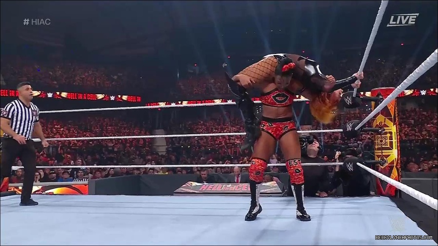 WWE_Hell_In_A_Cell_2022_720p_WEB_h264-HEEL_mp4_001680387.jpg