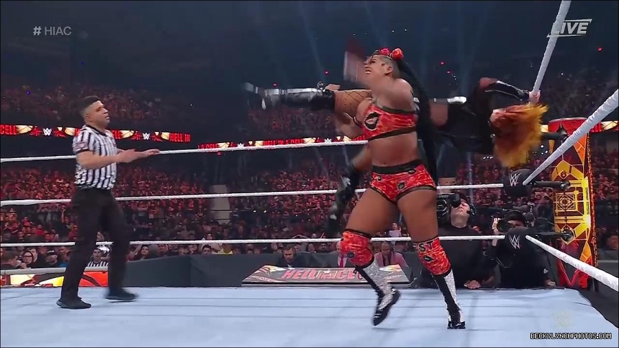 WWE_Hell_In_A_Cell_2022_720p_WEB_h264-HEEL_mp4_001681187.jpg