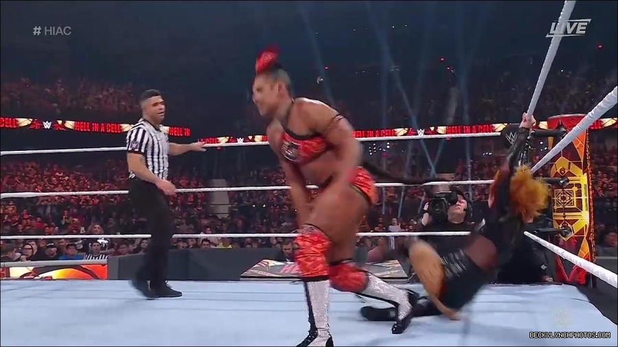 WWE_Hell_In_A_Cell_2022_720p_WEB_h264-HEEL_mp4_001681587.jpg