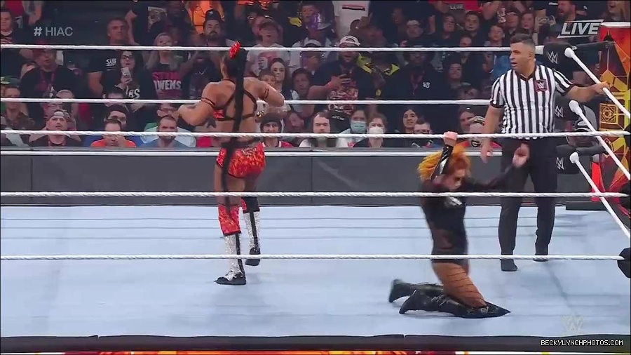 WWE_Hell_In_A_Cell_2022_720p_WEB_h264-HEEL_mp4_001682387.jpg