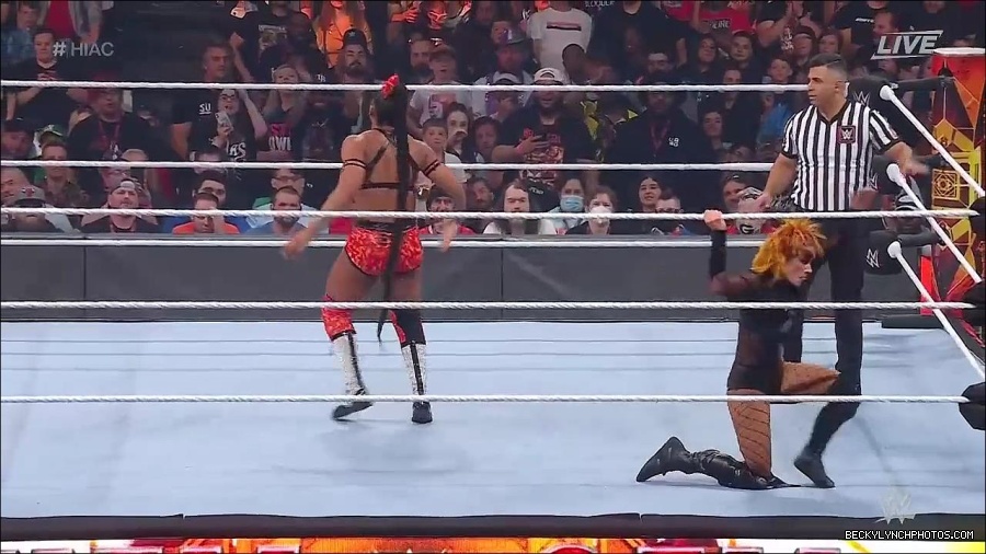 WWE_Hell_In_A_Cell_2022_720p_WEB_h264-HEEL_mp4_001682787.jpg