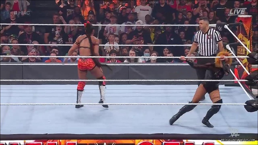 WWE_Hell_In_A_Cell_2022_720p_WEB_h264-HEEL_mp4_001683187.jpg